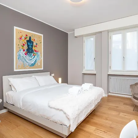 Apartament Luxurious & Spacious Flats In Duomo Mediolan