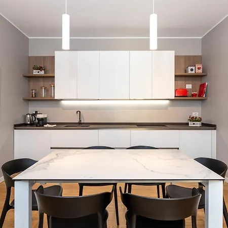 Luxurious & Spacious Flats In Duomo Apartament *