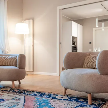 Apartament Luxurious & Spacious Flats In Duomo *