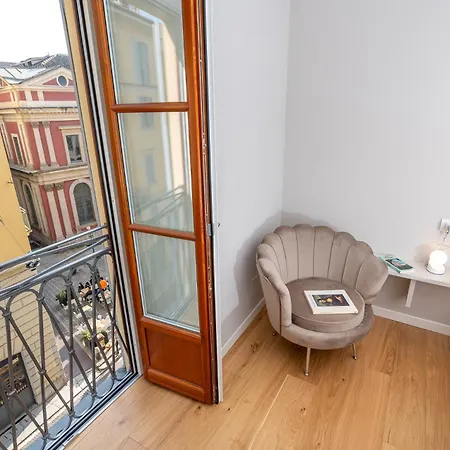 Apartament Luxurious & Spacious Flats In Duomo Mediolan