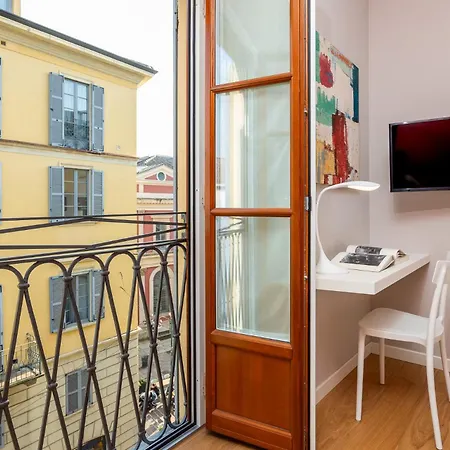 Luxurious & Spacious Flats In Duomo Mediolan