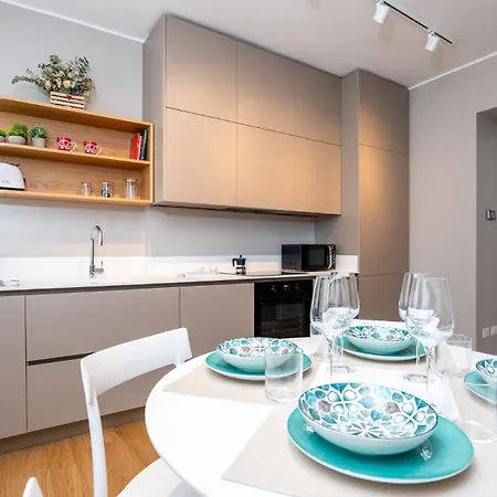 Apartament Luxurious & Spacious Flats In Duomo