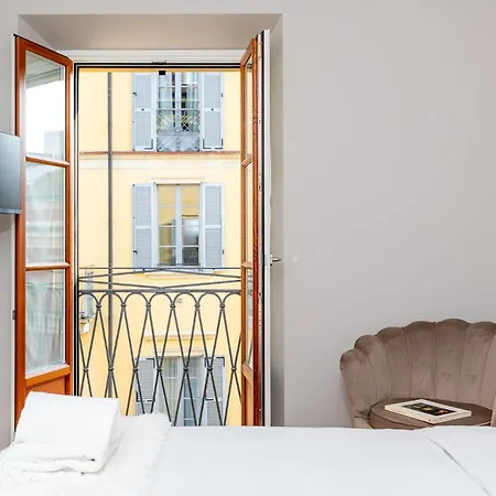 Luxurious & Spacious Flats In Duomo Apartament *