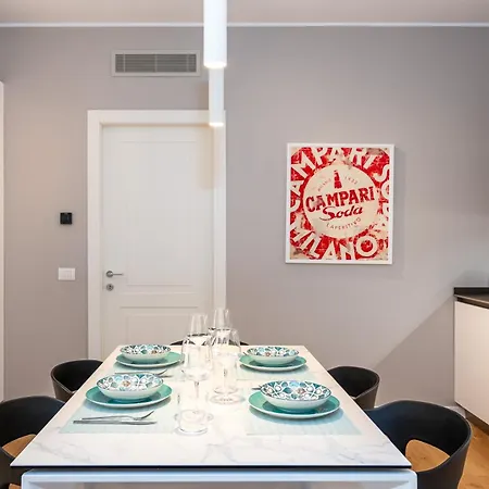 Luxurious & Spacious Flats In Duomo דירה מילאנו