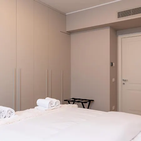 Luxurious & Spacious Flats In Duomo * מילאנו