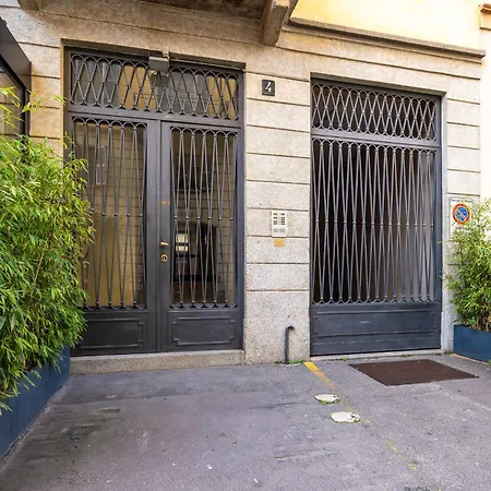 Luxurious & Spacious Flats In Duomo Milánó