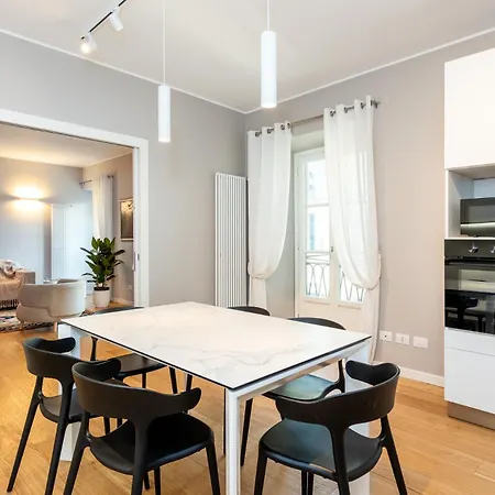 Luxurious & Spacious Flats In Duomo Apartman *