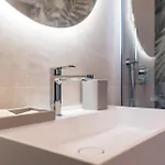 Luxurious & Spacious Flats In Duomo 公寓